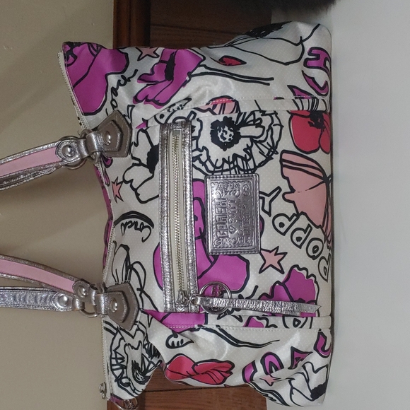 Coach Poppy Petal Floral Rocker Large Shoulder Bag - Picture 3 of 17